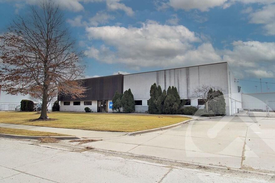 Primary Photo Of 33140 Fisher Dr, Saint Clair Shores Warehouse For Lease