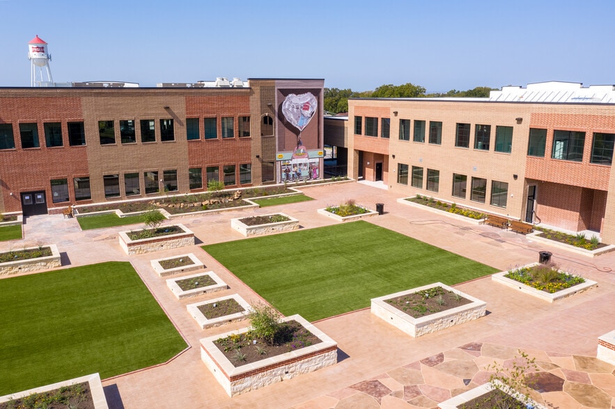 More Photos Of 7511 Main St, Frisco Storefront Retail Office For Sale