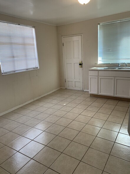 More Photos Of 4424 Hueco Ave, El Paso Multifamily For Sale