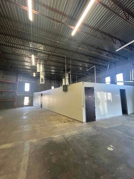 More Photos Of 3626 Kim Dr, Irving Industrial For Lease