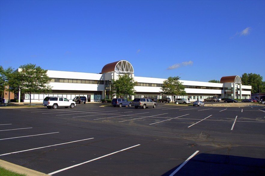More Photos Of 160 W Carmel Dr, Carmel Office For Lease