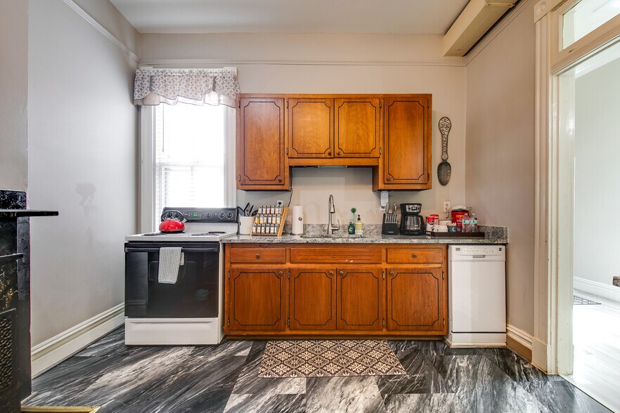 More Photos Of 1320 W Main St, Richmond Office Residential For Sale