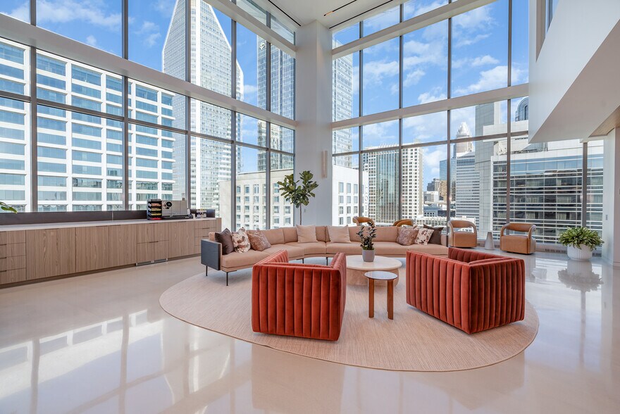 More Photos Of 615 S College St, Charlotte Office For Lease