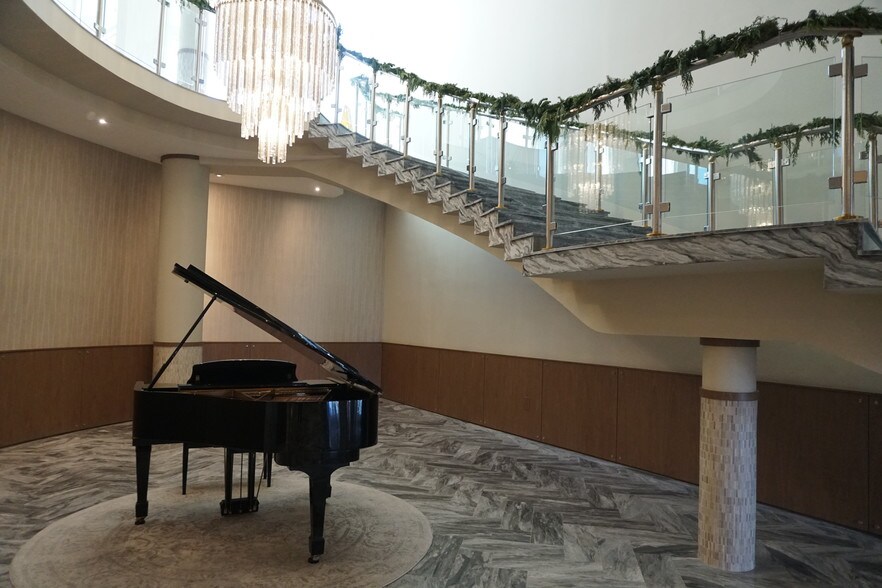 More Photos Of 5401 Collins Ave, Miami Beach Apartments For Sale