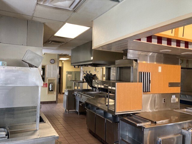 More Photos Of 1320 1st St, Kennett Fast Food For Lease