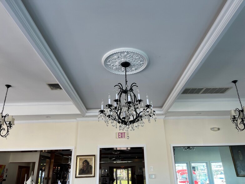 More Photos Of 95 Hudson Ave, Freeport Restaurant For Sale