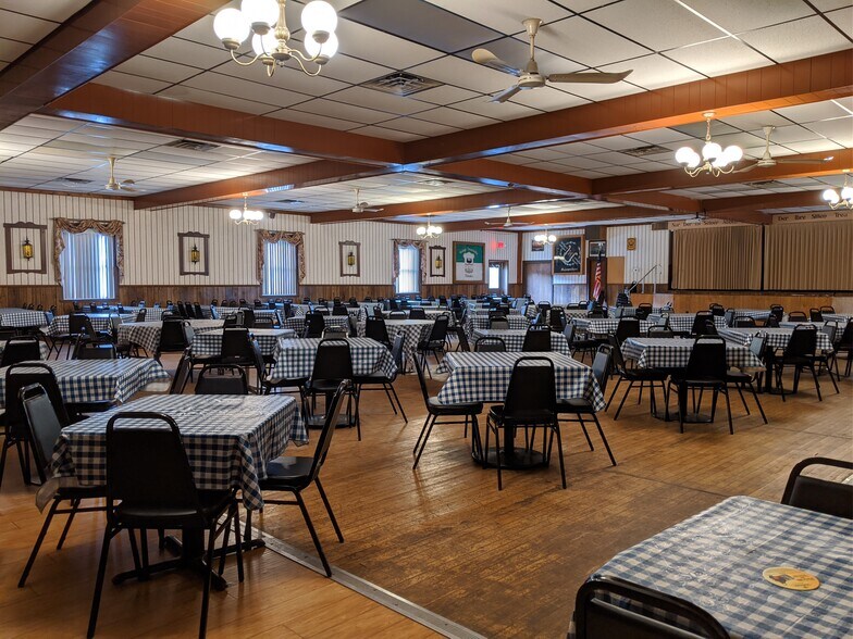 More Photos Of N56 W14750 Silver Spring Dr, Menomonee Falls Restaurant For Sale