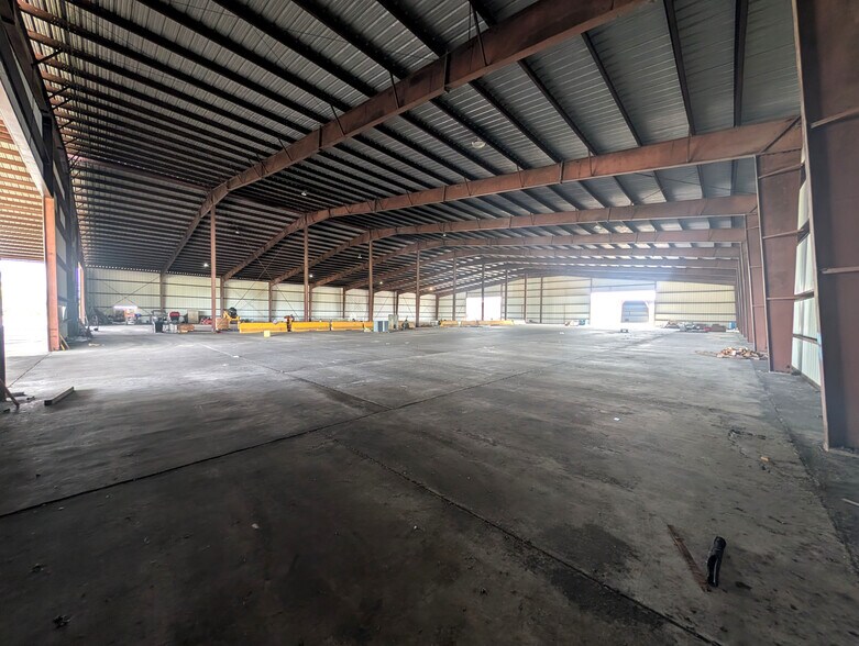 More Photos Of 1509 S Byron Butler Pky, Perry Manufacturing For Lease