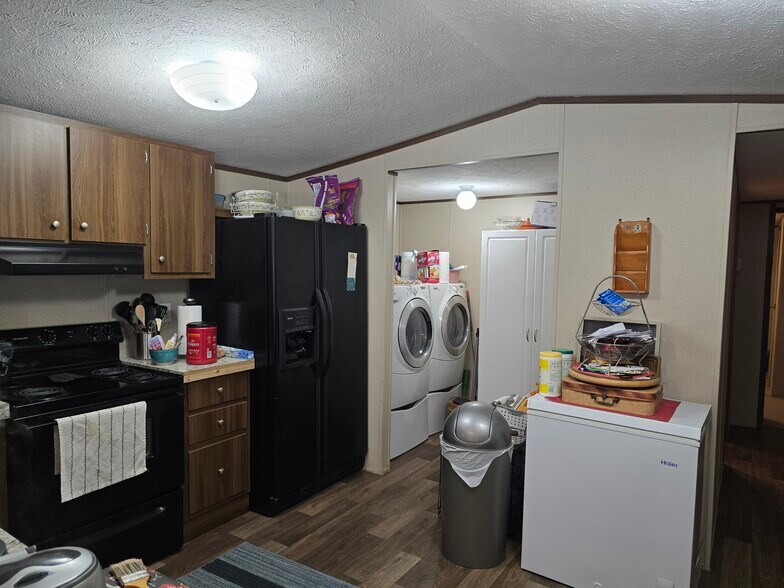 More Photos Of 13 Evergreen Cir, Dunlap Trailer Camper Park For Sale