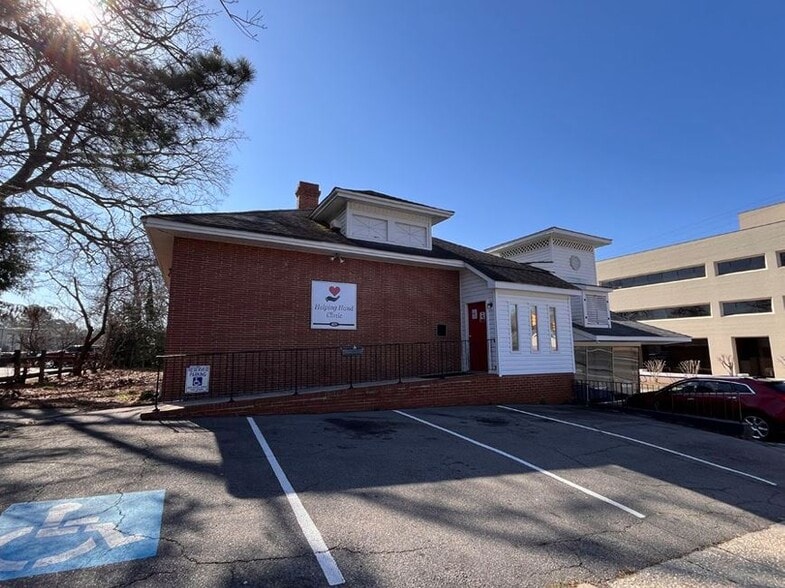 More Photos Of 409 Carthage St, Sanford Medical For Sale