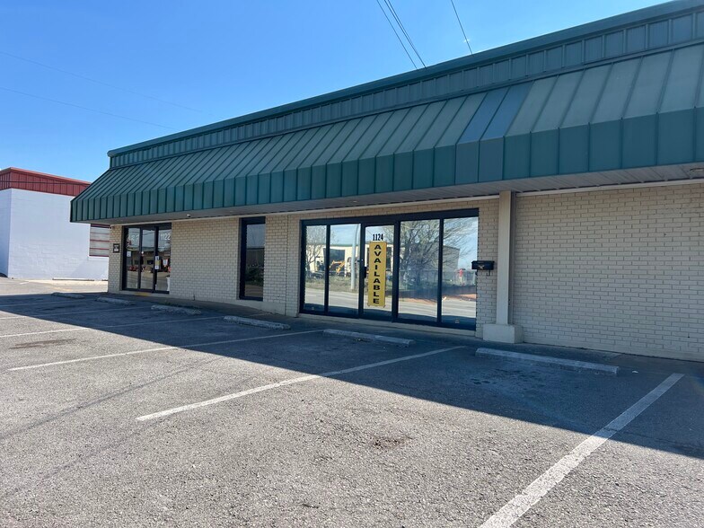 More Photos Of 1122-1126 Brinkley Ave, Murfreesboro Storefront For Lease