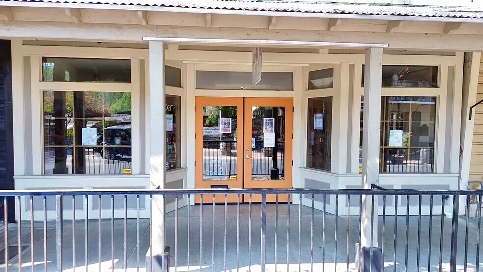 More Photos Of 448 Main St, Murphys Freestanding For Lease