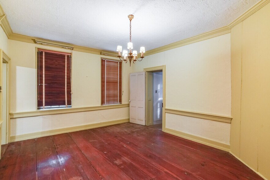 More Photos Of 419 S State St, Dover Office For Sale