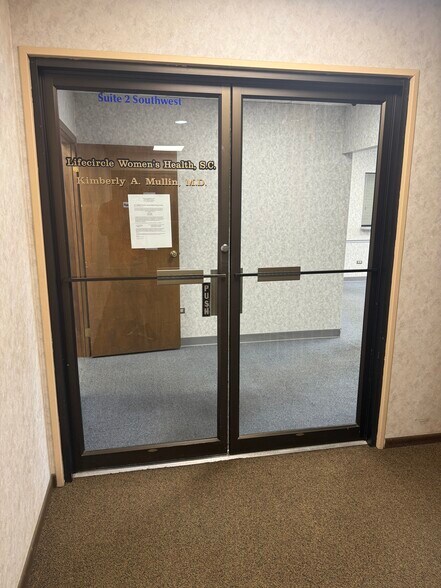 More Photos Of 7800 W College Dr, Palos Heights Office For Lease