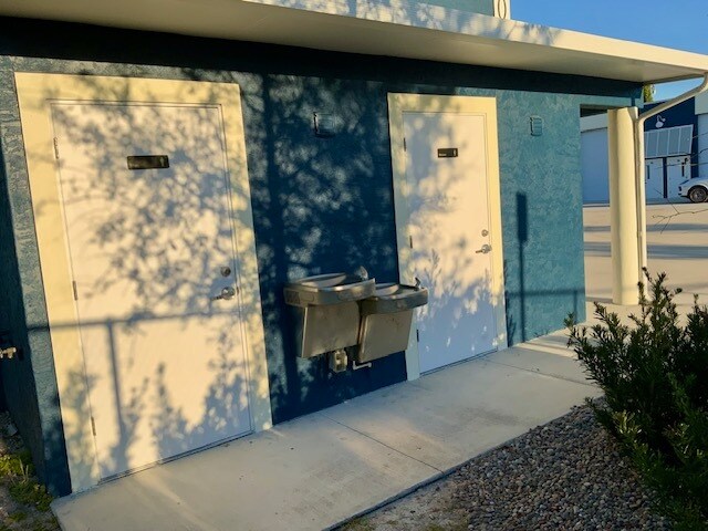 More Photos Of 7030 San Casa Drive Unit #7, Englewood Self Storage For Sale