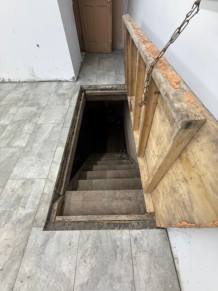 More Photos Of 201-205 Broad St, Staten Island Storefront For Lease