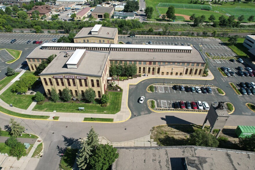 More Photos Of 1295 N Bandana Blvd, Saint Paul Office For Lease