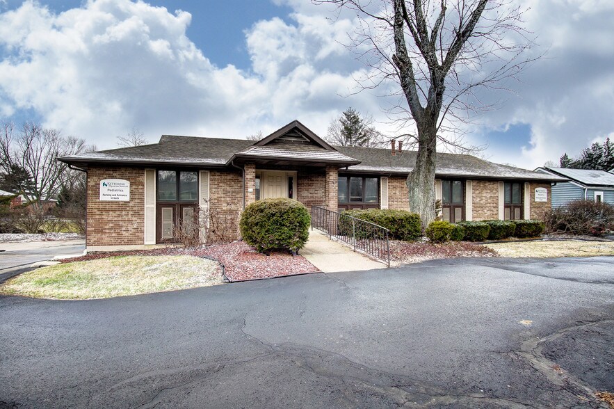 Primary Photo Of 7345 Far Hills Ave, Dayton Medical For Lease