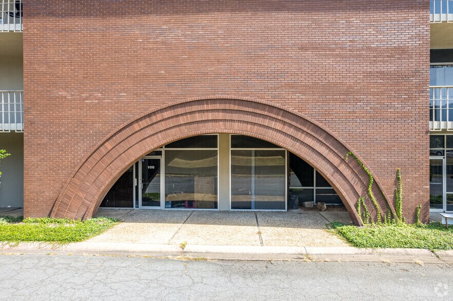 More Photos Of 3600 Cantrell Rd, Little Rock Office For Lease