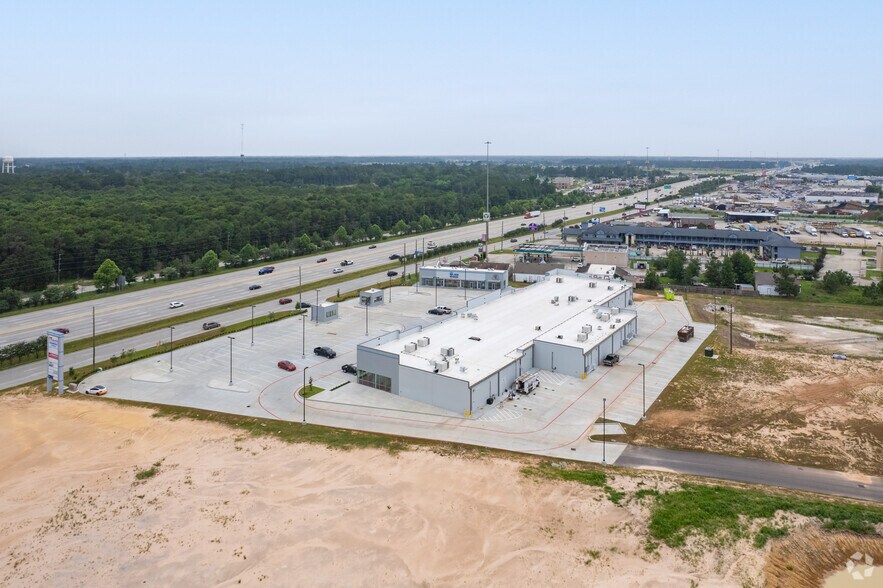 More Photos Of 24151 Highway 59, Porter Storefront For Lease