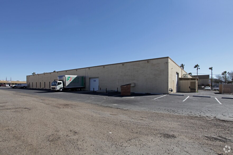 More Photos Of 2425 N Huachuca Dr, Tucson Manufacturing For Lease