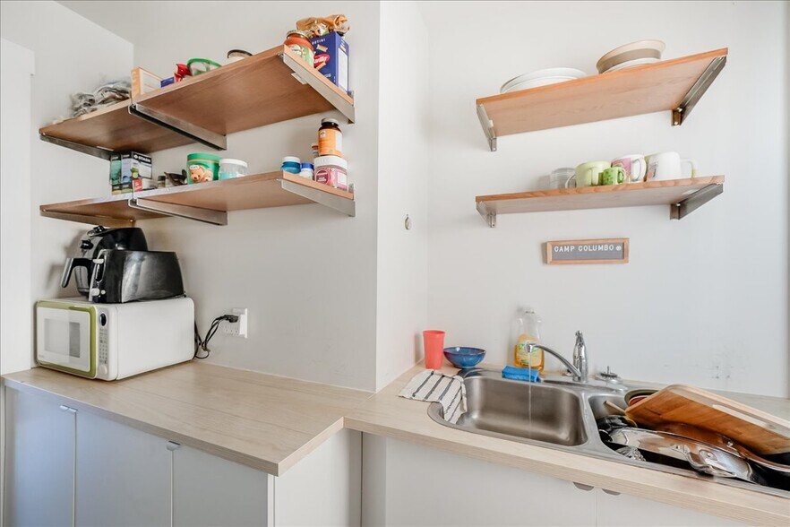 More Photos Of 1406 Fourth Av, Trail Apartments For Sale