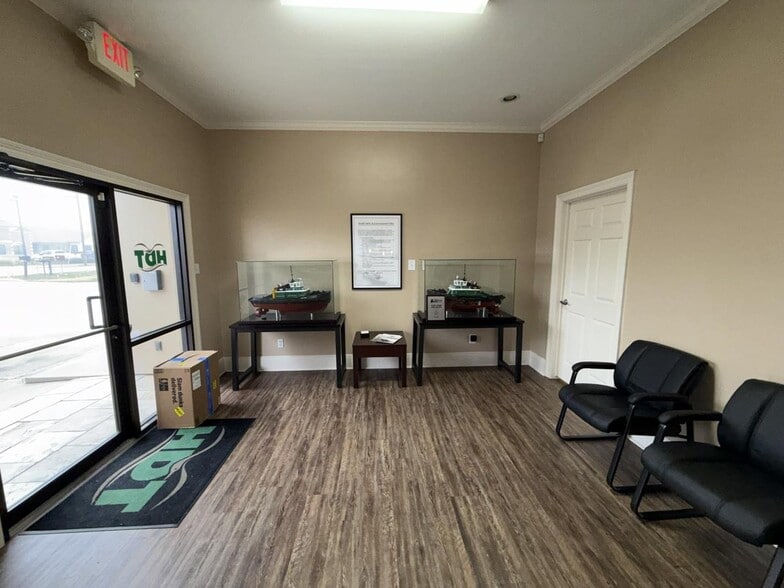 More Photos Of 4953 Big Lake, Lake Charles Office For Sale