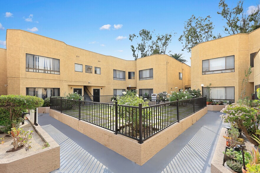 More Photos Of 1818-1826 Vassar St, Glendale Apartments For Sale