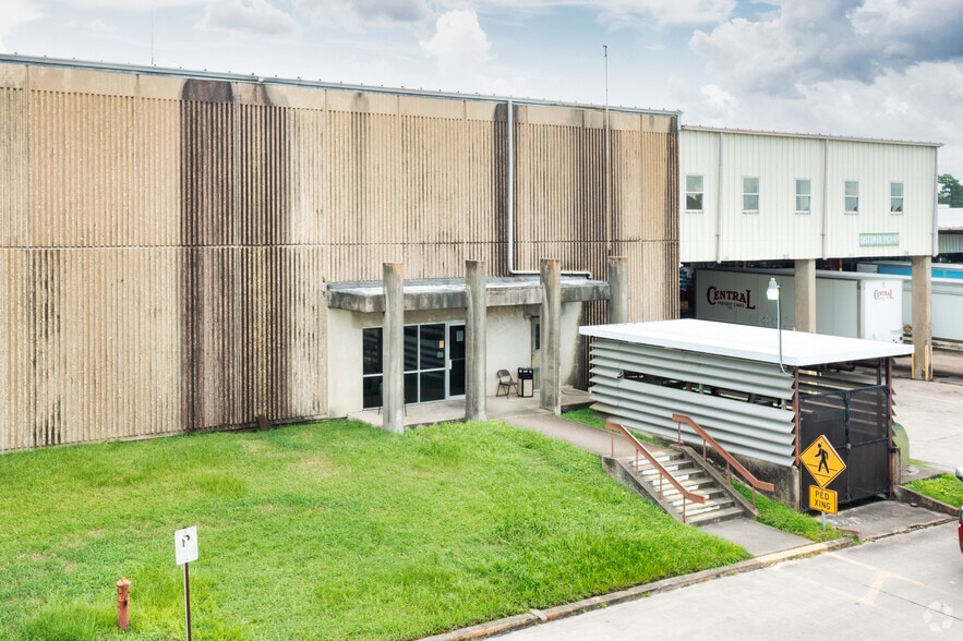 More Photos Of 5800 Mesa Dr, Houston Truck Terminal For Lease