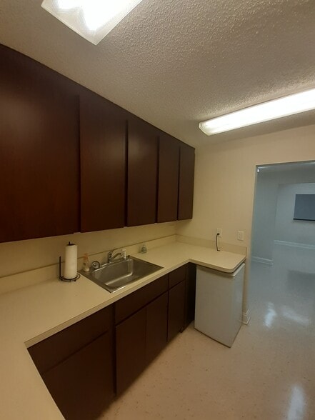 More Photos Of 5290 Seminole Blvd, Saint Petersburg Office For Sale