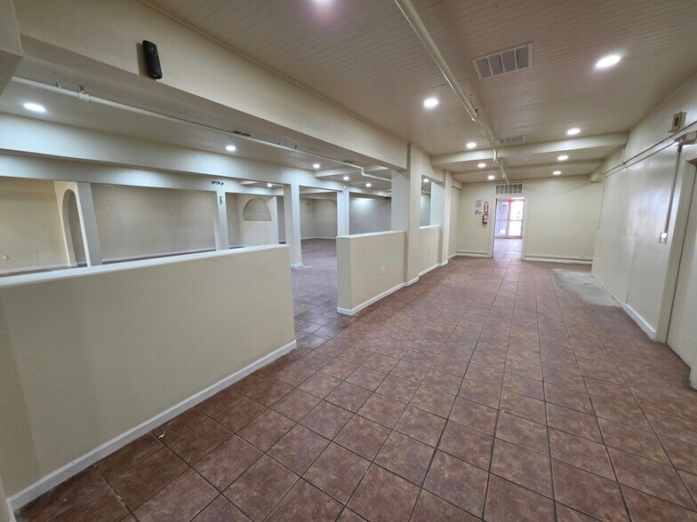 More Photos Of 1093 Airport Rd, Imperial Hotel For Lease