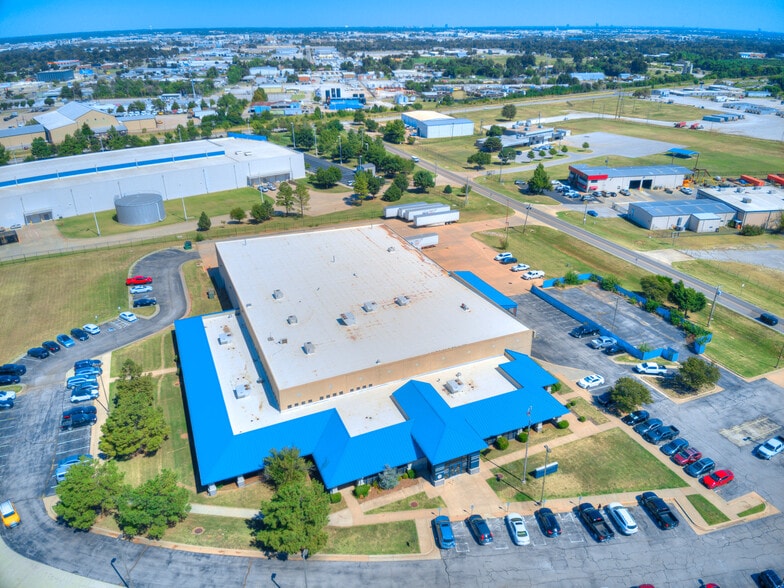 More Photos Of 4400-4402 SW 44th St, Oklahoma City Warehouse For Sale