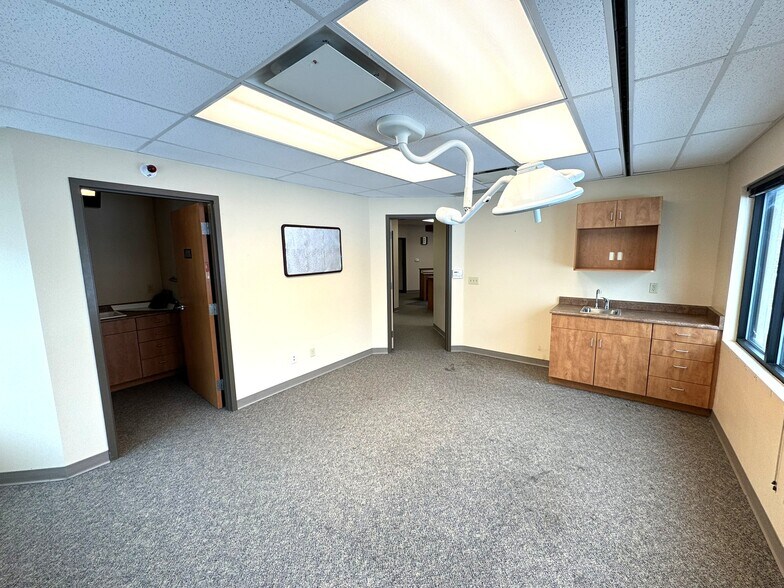 More Photos Of 5410 Powers Center Pt, Colorado Springs Medical For Lease