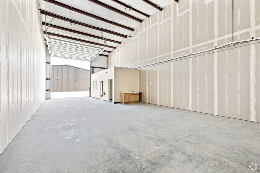 More Photos Of 12338 Spring Cypress Rd, Tomball Unknown For Lease