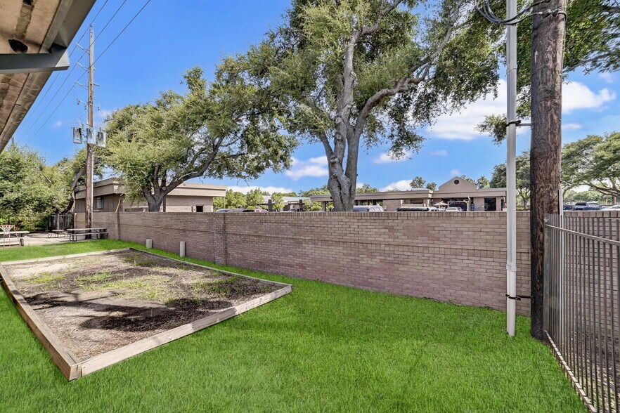 More Photos Of 2515 Cordes Dr, Sugar Land Daycare Center For Lease