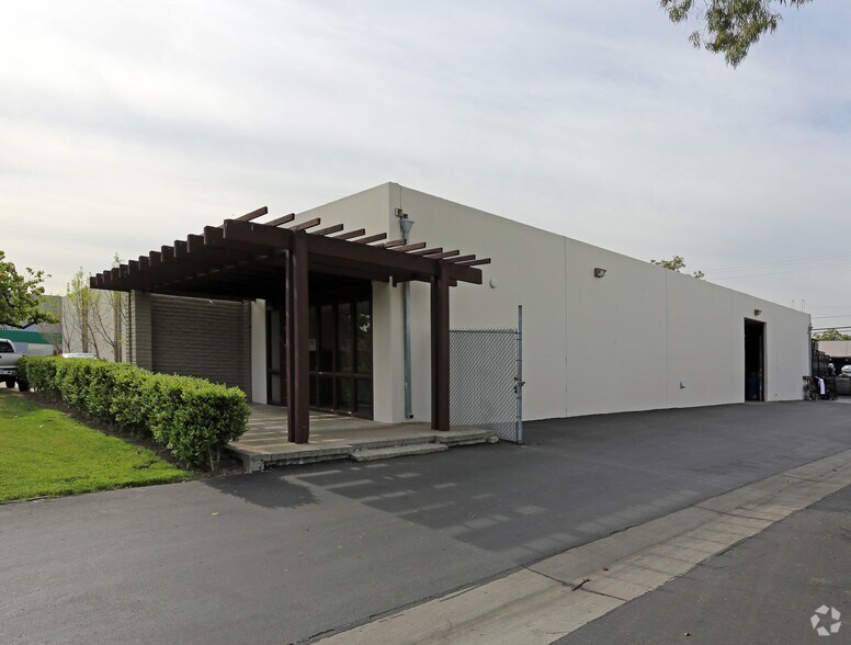 More Photos Of 1702 Kaiser Ave, Irvine Warehouse For Lease