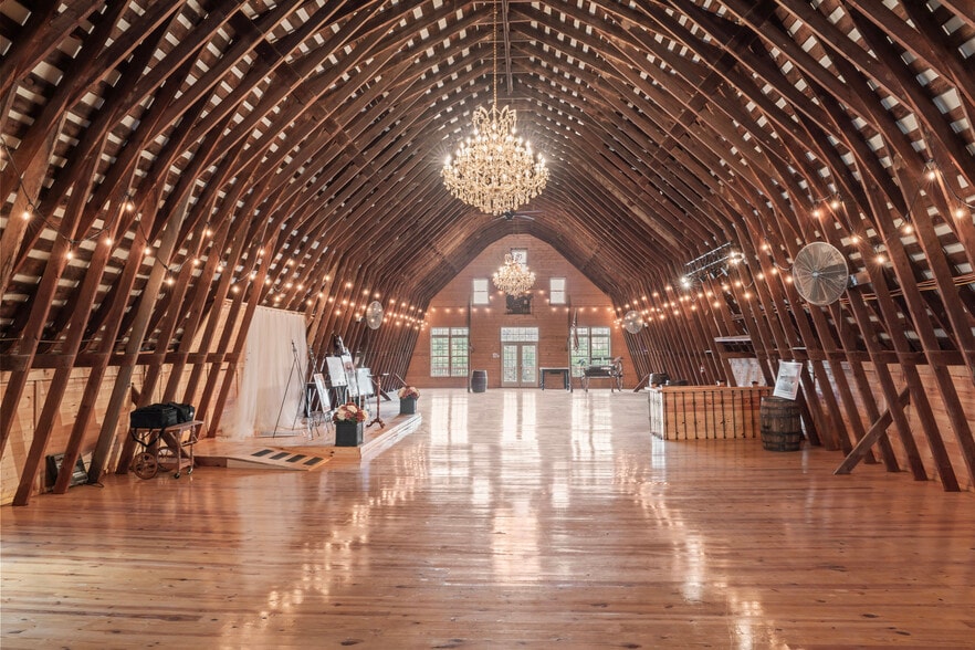 More Photos Of 15158 Berlin Tpke, Purcellville Lodge Meeting Hall For Sale