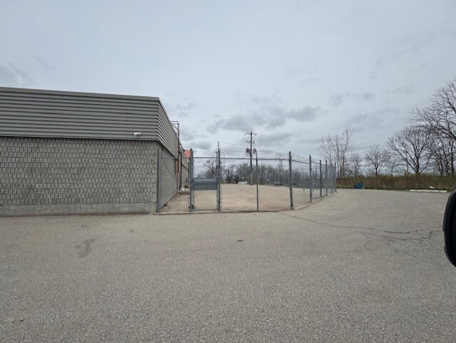 More Photos Of 1780 Wharncliffe Rd S, London Freestanding For Sale