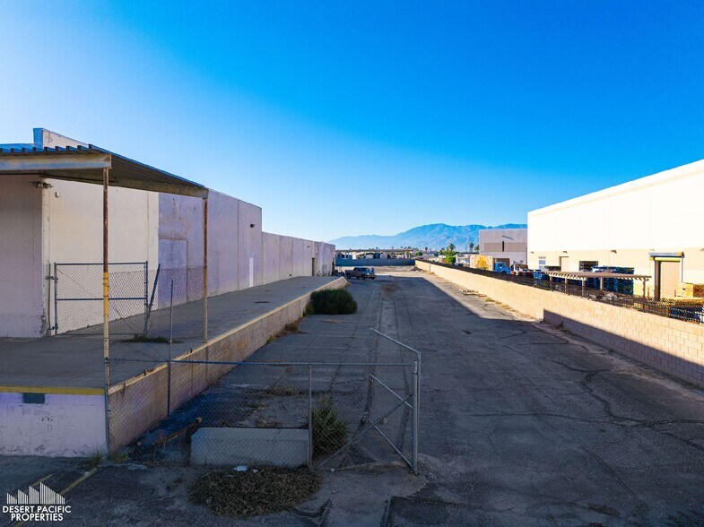 More Photos Of 45585 Commerce St, Indio Warehouse For Sale