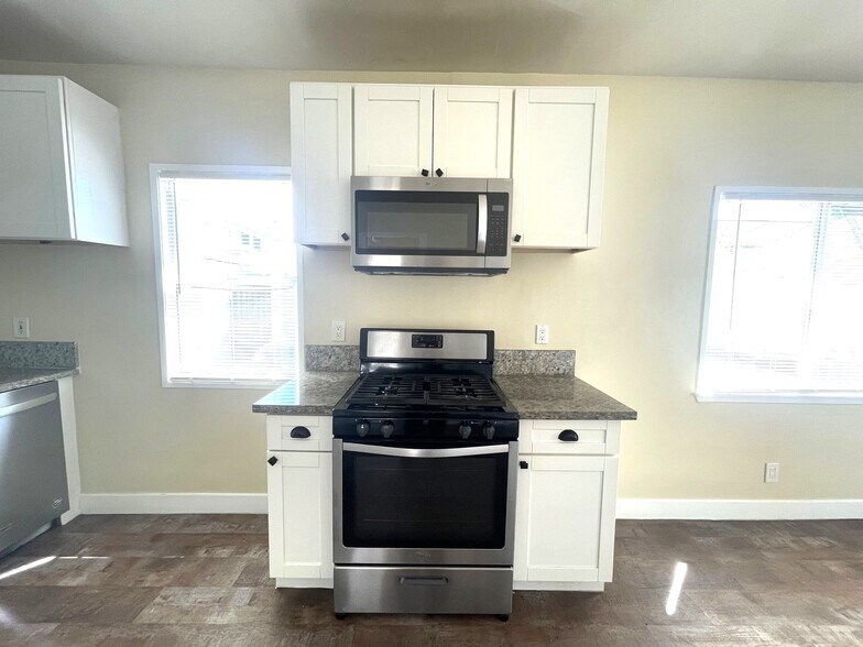 More Photos Of 531 N Virginia Ct, Long Beach Apartments For Sale