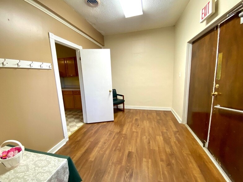 More Photos Of 3191 Newman Ave N, Crestview Religious Facility For Sale