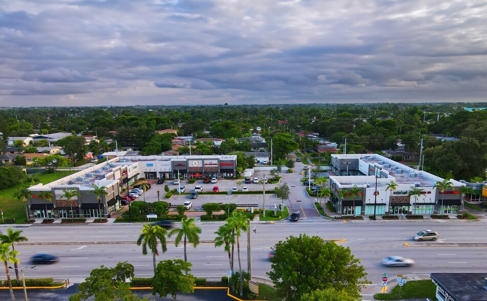 More Photos Of 645-710 W Hallandale Beach Blvd, Hallandale Unknown For Lease