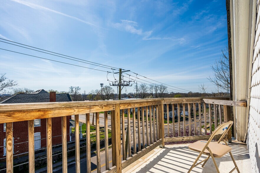 More Photos Of 199 E Loudon Ave, Lexington Office Residential For Sale