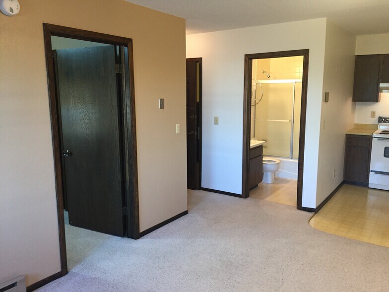 More Photos Of 218 Minnesota Ave NW, Bemidji Medical For Sale