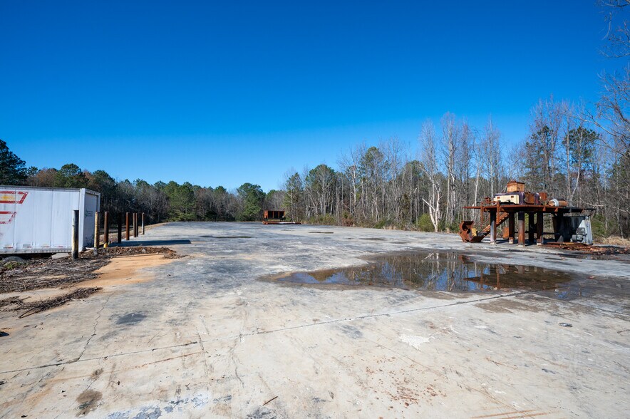 More Photos Of 1849 US-41, Calhoun Warehouse For Sale