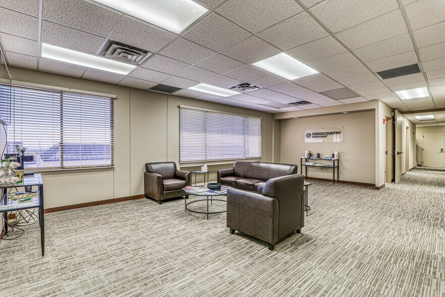 More Photos Of Sundland Park & Mesa Hills Dr., El Paso Office For Lease