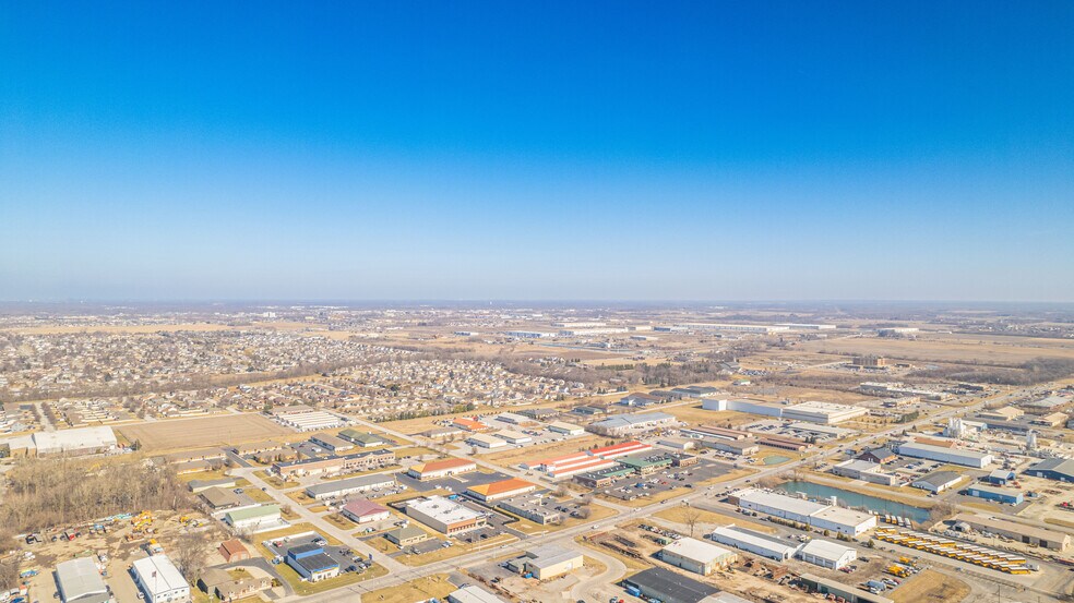 More Photos Of 1019 E Summit St, Crown Point Warehouse For Sale