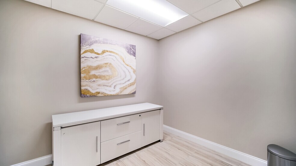 More Photos Of 201 N University Dr, Plantation Medical For Sale