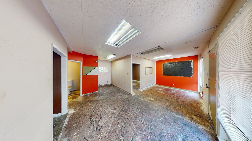 More Photos Of 10901 MacArthur Blvd, Oakland Office For Lease
