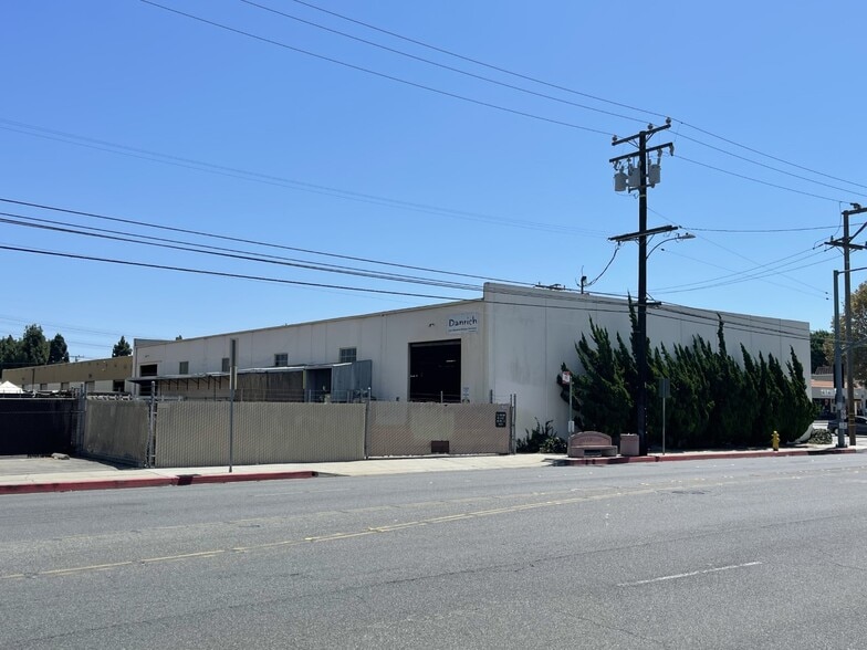 More Photos Of 7001 Jackson St, Paramount Warehouse For Lease